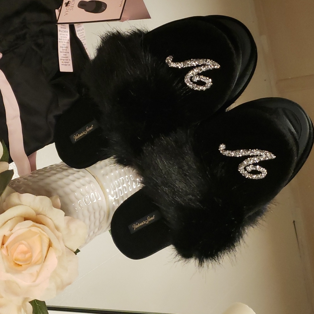 Victoria's Secret Slippers - Picture 3 of 5